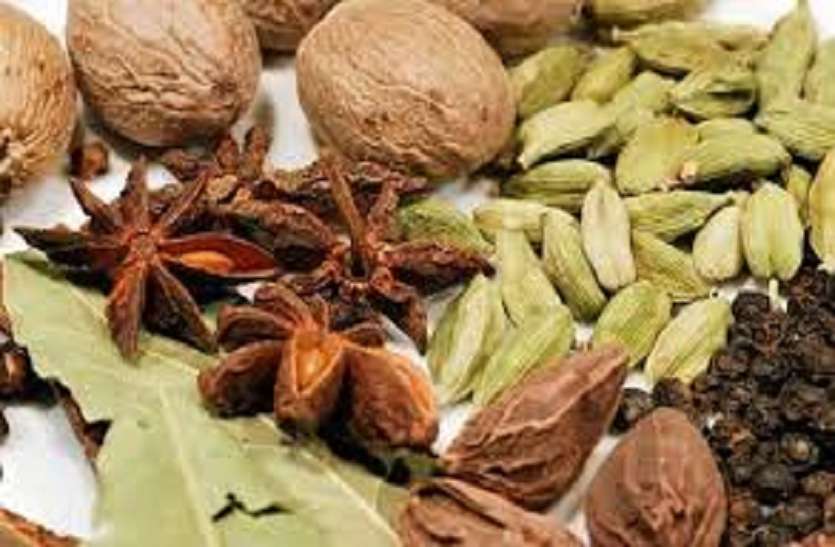 jaipur छोटी इलायची, जायफल और जावित्री में उछाल