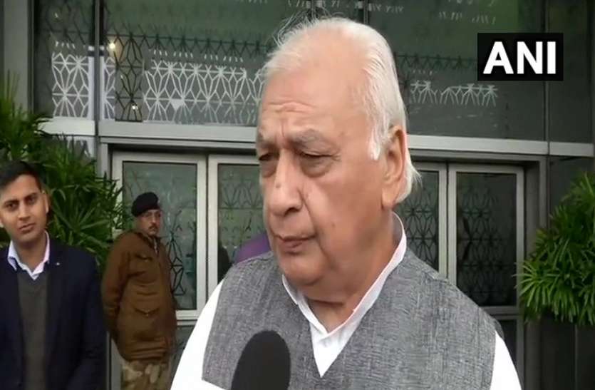 kerala governor केरल के राज्यपाल ने सीएम विजयन पर कसा तंज, बोले- मैं रबर स्टांप नहीं हूं