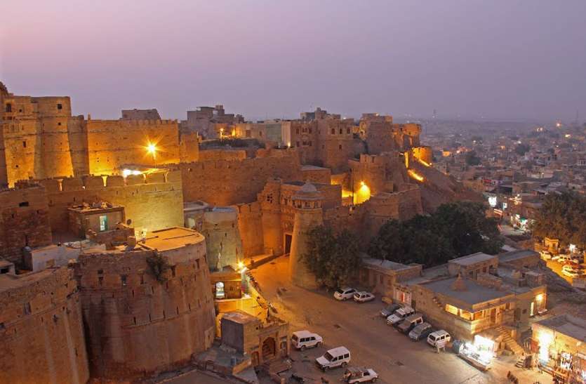 Responsible indifferent for convenience and safety at Sonar fort सोनार दुर्ग पर जता रहे ‘अधिकार’,सुविधा व सुरक्षा कब देंगे जिम्मेदार