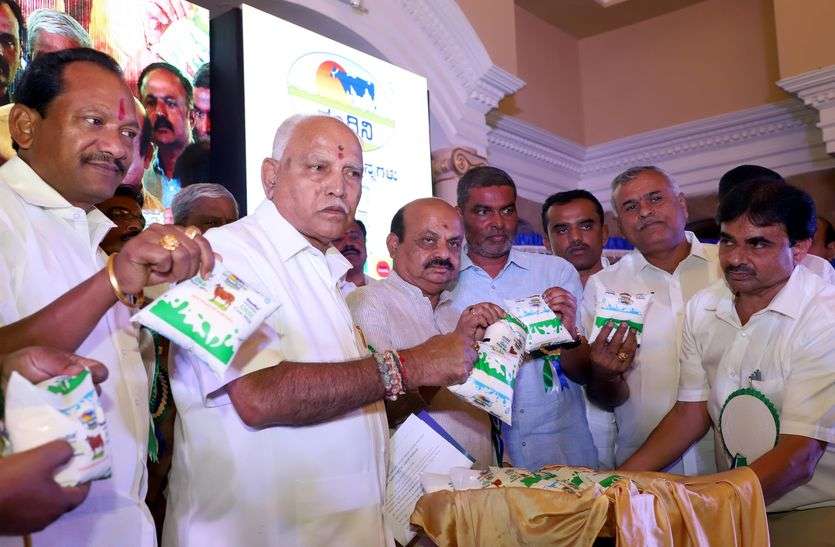 दूध के मूल्यों में प्रति लीटर 2 से 3 रुपए वृध्दि संभव दूध के मूल्यों में प्रति लीटर 2 से 3 रुपए वृध्दि संभव