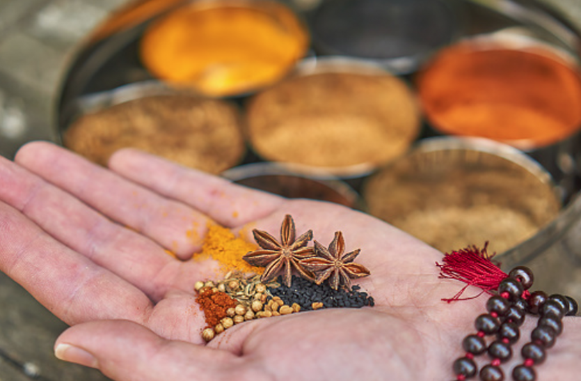 Natural Pain killer In Hindi Natural Pain killer: शरीर का दर्द दूर करने में असरदार हैं ये घरेलू नुस्खे