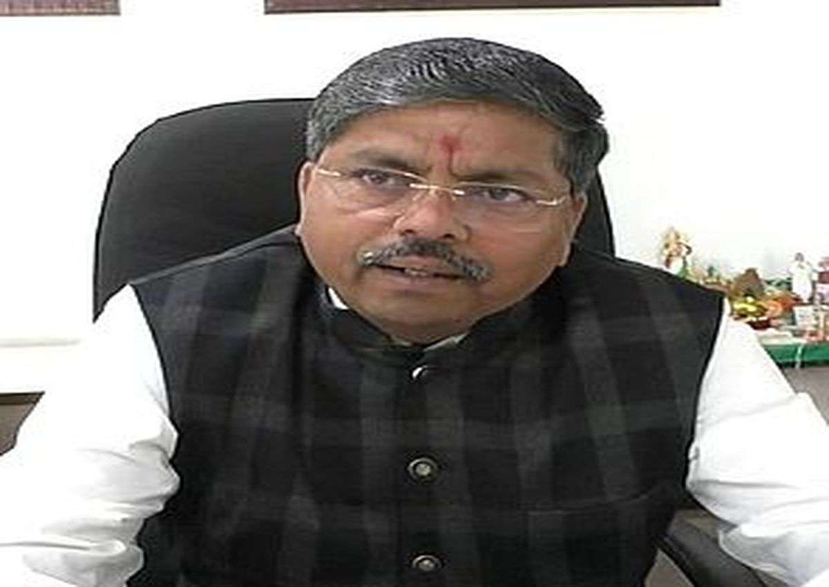 गुजरात में भाजपाई बगावत पर, दिया सामूहिक इस्तीफा