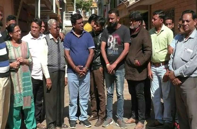 गुजरात में भाजपाई बगावत पर, दिया सामूहिक इस्तीफा गुजरात में भाजपाई बगावत पर, दिया सामूहिक इस्तीफा