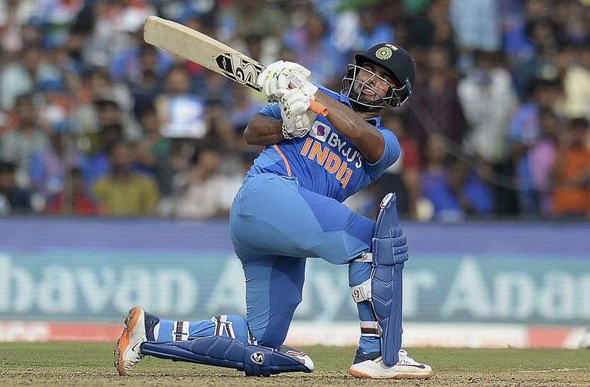 Rishabh Pant ऑस्ट्रेलिया के खिलाफ दूसरे वनडे से ऋषभ पंत बाहर, तीसरे में भी खेलना संदिग्ध