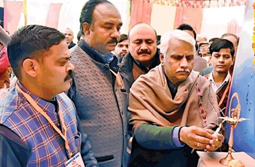 sambhal.jpg Sambhal: मस्जिद से अजान की आवाज आते ही रोक दिया गया आरएसएस का कार्यक्रम