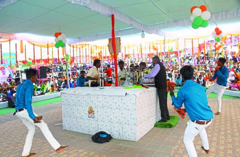 मठारदेव मेला : रामसत्ता प्रतियोगिता में श्रद्धा मंडल भोपाल ने जीती स्पर्धा मठारदेव मेला : रामसत्ता प्रतियोगिता में श्रद्धा मंडल भोपाल ने जीती स्पर्धा