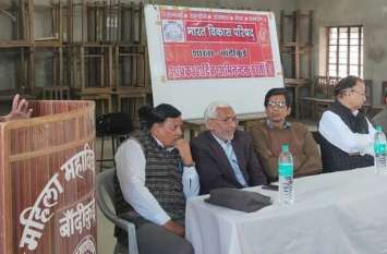 Girls show talent in debate competition वाद-विवाद प्रतियोगिता में छात्राओं ने दिखाई प्रतिभा