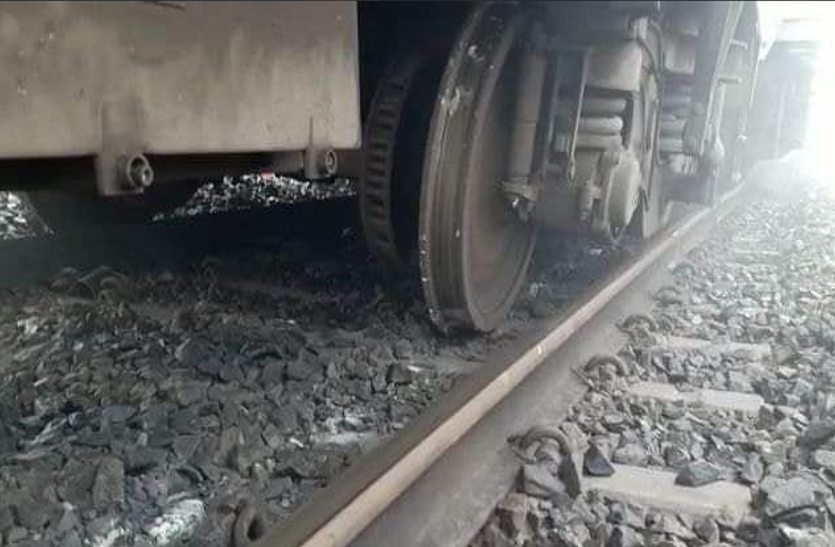 ओडिशा में बड़ा ट्रेन हादसा, कोहरे के चलते बेपटरी हुए डिब्बे, दर्जनों घायल