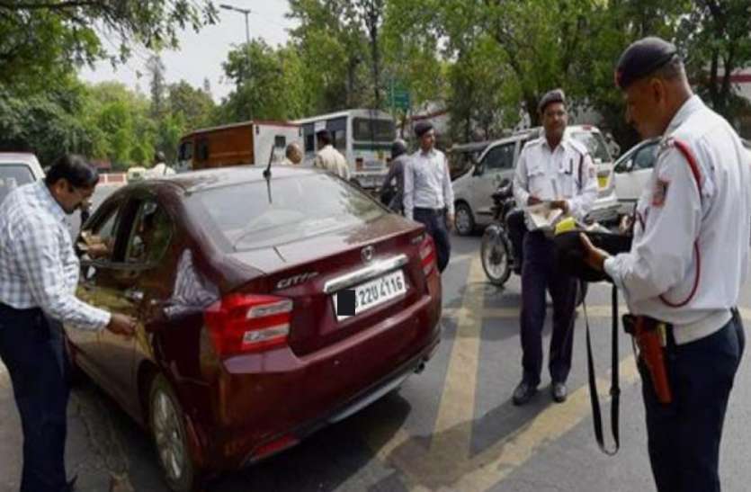 up_5628063_835x547-m.jpg चालान से बचना है तो जल्दी से अपने पुराने वाहनों में लगवाएं High Security नंबर प्लेट, घर बैठे करें आवेदन, जानें पूरी प्रक्रिया
