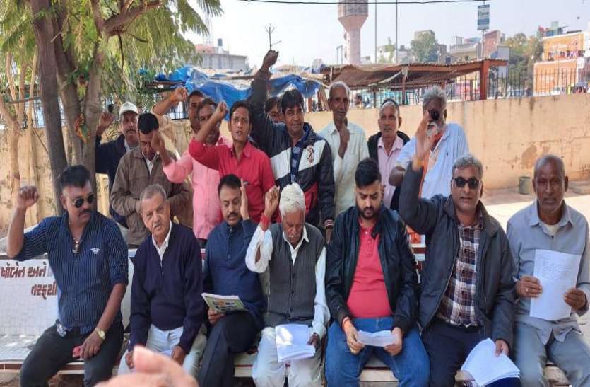 करमसद को आणंद नगरपालिका में शामिल करने का विरोध करमसद को आणंद नगरपालिका में शामिल करने का विरोध