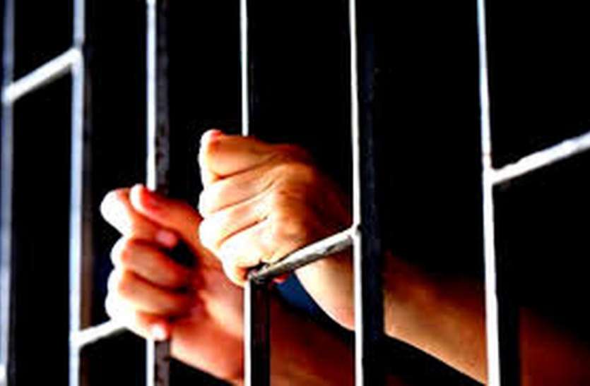 50 हजार नशीली टेबलेट की तस्करी के आरोपी को भेजा जेल 50 हजार नशीली टेबलेट की तस्करी के आरोपी को भेजा जेल