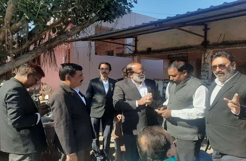 स्टेट बार के चुनाव आज, नागदा के इतने वकील डालेंगे मत वोट स्टेट बार के चुनाव आज, नागदा के इतने वकील डालेंगे मत वोट