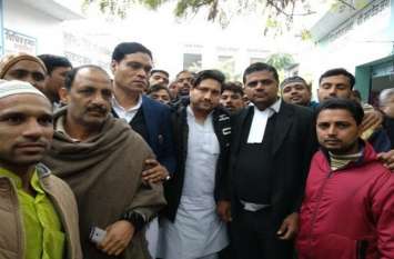 court gave last bail to sp leader nahid hasan of cheating case लाखों की धोखाधड़ी के मामले में कोर्ट में पेश हुए सपा विधायक, जज ने दी अंतरिम जमानत- देखें वीडियाे