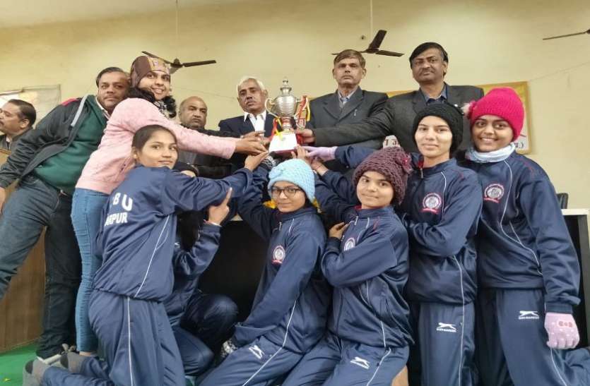 State level yoga competition पुरुष वर्ग में ग्वालियर, महिला वर्ग में इंदौर चैम्पियन