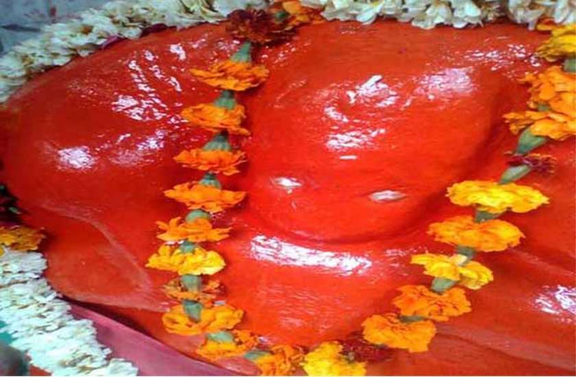 हनुमान जी के सामने जप लें इनमें से कोई भी एक मंत्र, हर पल दिखेंगे चमत्कार