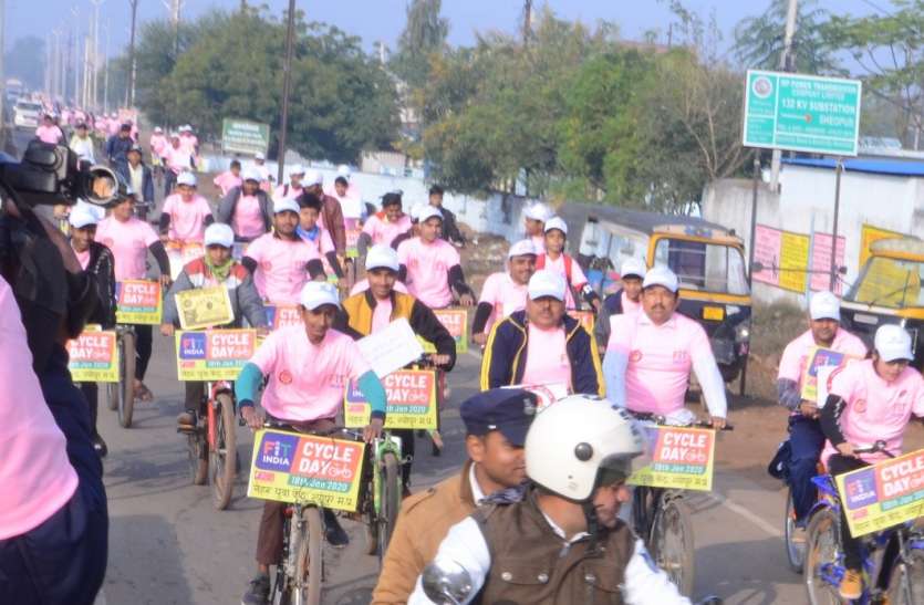 साइकिलिंग कर दिया फिट रहने का संदेश साइकिलिंग कर दिया फिट रहने का संदेश
