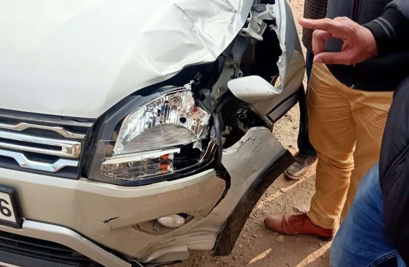 सड़क हादसों में दो की मौत, बाइक चकनाचूर सड़क हादसों में दो की मौत, बाइक चकनाचूर