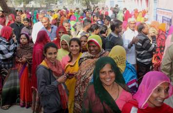 Panchaytiraj Election, Panchayat Chunav,Udaipur सर्द मौसम में दिखी लोकतंत्र के पर्व की ‘गर्मी’, 66.21 फीसदी मतदाताओं ने डाले वोट