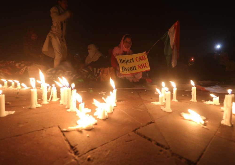 उत्तर प्रदेश में चार 'शाहीनबाग', ठंड में सीएए-एनआरसी के खिलाफ मुस्लिम महिलाओं का बच्चों संग प्रदर्शन