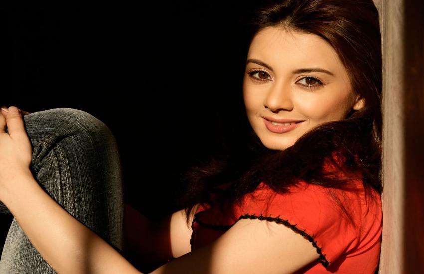 minissha_lamba_4_1.jpg