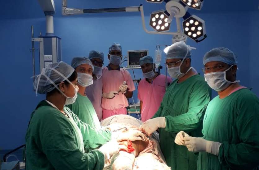 जिला चिकित्सालय में 70 वर्षीय वृद्धा का सफल कूल्हा प्रत्यारोपण जिला चिकित्सालय में 70 वर्षीय वृद्धा का सफल कूल्हा प्रत्यारोपण