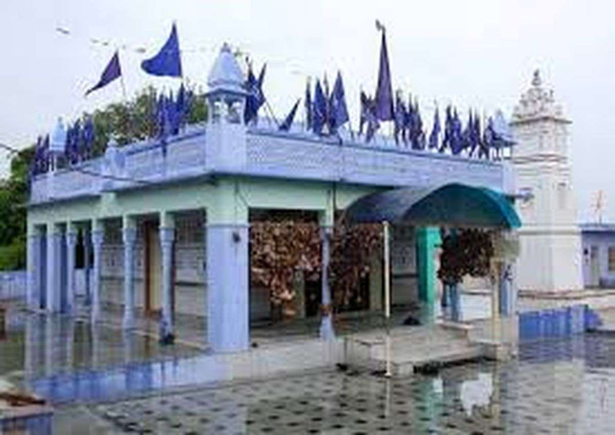 संत के आशीर्वाद ने चमका दी थी बिड़ला परिवार की किस्मत, पढि़ए कैसे...