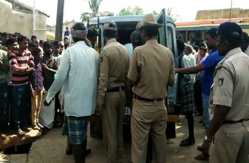एक ही परिवार के तीन जनों की निर्मम हत्या एक ही परिवार के तीन जनों की निर्मम हत्या