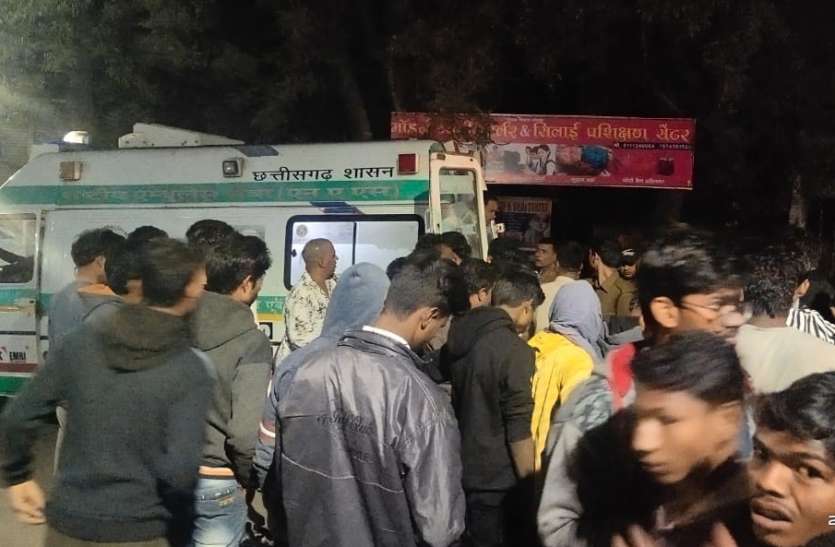 चार युवकों की मौत से खून से लाल हुई सड़क, दहल उठा दिल चार युवकों की मौत से खून से लाल हुई सड़क, दहल उठा दिल