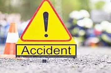 Accident: Husband dies in bike collision Accident: बाइक की टक्कर में पति की मौत, पत्नी समेत तीन घायल