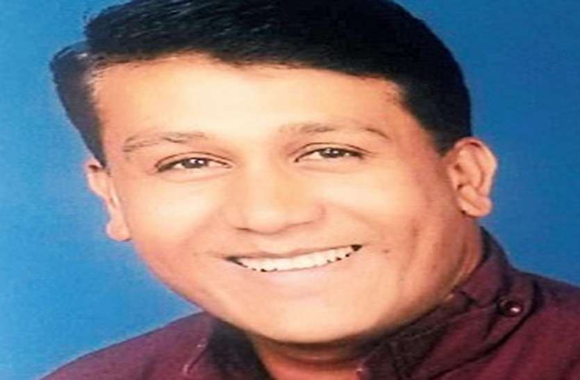 इंदौर के सीनियर अफसरों का वीडियो बनाकर भाजपा नेता ने किया था ब्लैकमेल, अब ये हुआ हश्र इंदौर के सीनियर अफसरों का वीडियो बनाकर भाजपा नेता ने किया था ब्लैकमेल, अब ये हुआ हश्र
