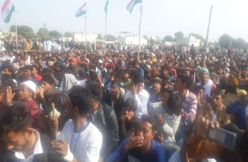 कानून वापसी तक जारी रहेगी लड़ाई कानून वापसी तक जारी रहेगी लड़ाई