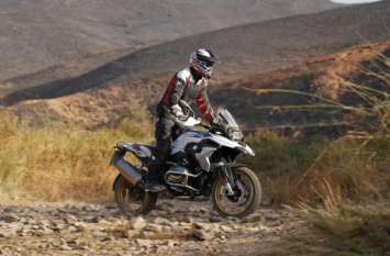 These Gadgets Will Increase Bike Riding Experience एडवेंचर के शौकीनों के लिए बेस्ट है ये बाइक गैजेट्स, 500 से शुरू होती है कीमत