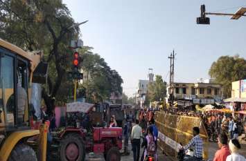 CM's instructions not followed, collector orders also evaporate सीएम के निर्देश का पालन नहीं, कलेक्टर आदेश भी हवा हुए, अतिक्रमण हटा नहीं, सफाई के नाम पर झाडू तक नहीं लगती