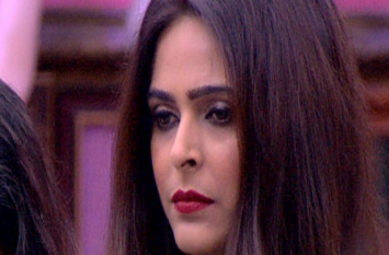 Madhurima Tuli Is Out From Bigg Boss 13 House मधुरिमा तुली हुईं घर से बेहर, बाहर आते ही कहा- 'मैं शर्मिंदा हूं अपनी इस हरकत पर'