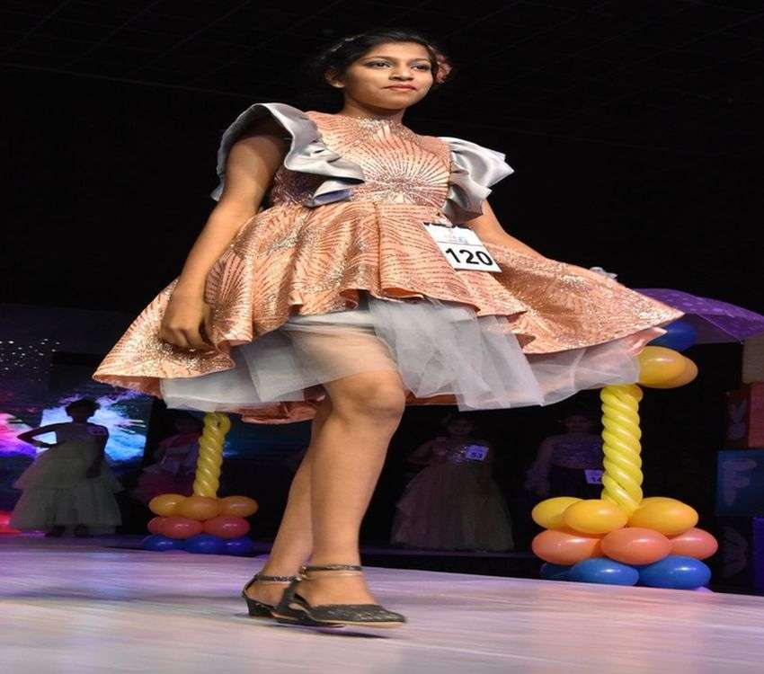 Fashion show/ बाल मॉडलों ने मोहा मन