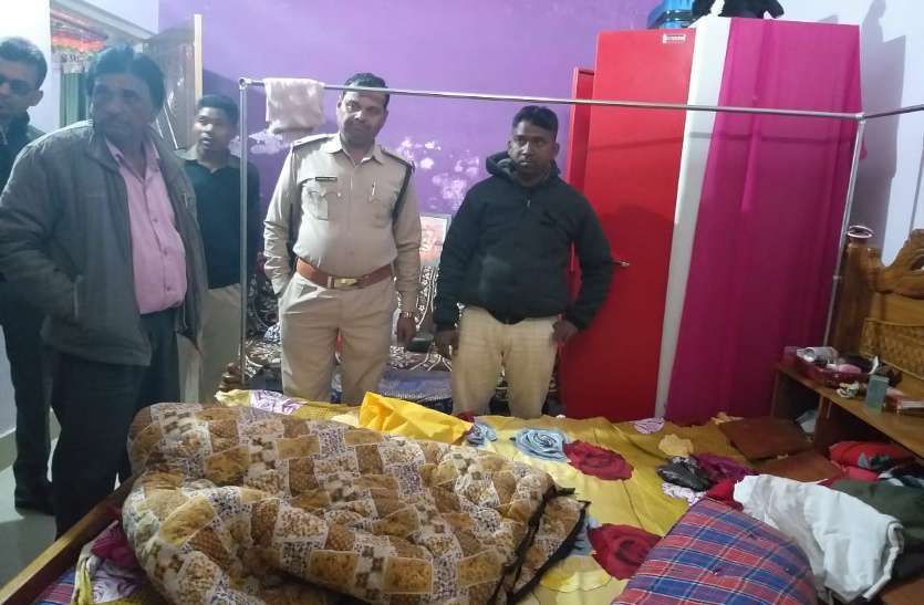इस शहर में लगातार हो रही चोरियां, चोरों ने इस बार एसईसीएल कर्मी के सूने मकान से 1 लाख की चोरी इस शहर में लगातार हो रही चोरियां, चोरों ने इस बार एसईसीएल कर्मी के सूने मकान से 1 लाख की चोरी