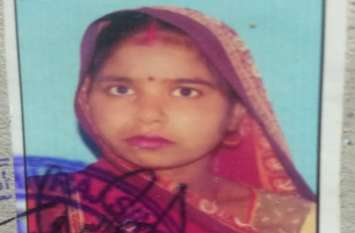 Woman dies during abortion in Firozabad रोक के बाद भी हो रहा गर्भपात, महिला की मौत के बाद हंगामा