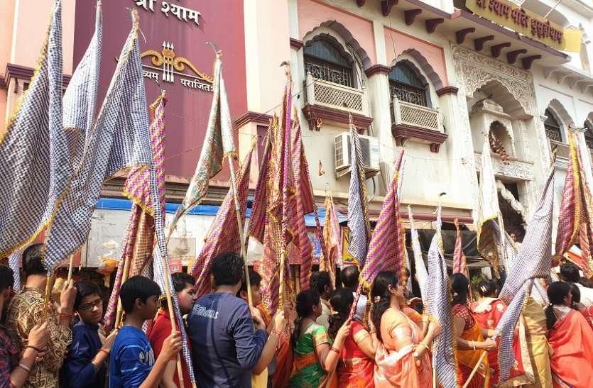 श्याम मंदिर घुसुड़ीधाम में अभी से फाल्गुन का नजारा श्याम मंदिर घुसुड़ीधाम में अभी से फाल्गुन का नजारा