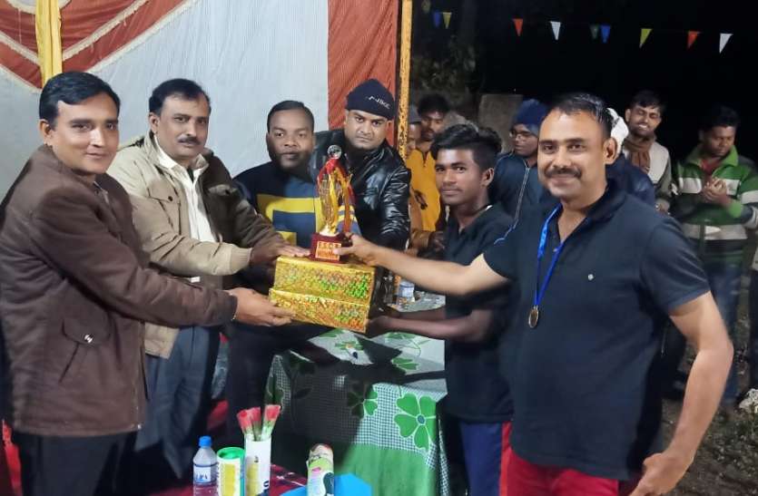 उपनिरीक्षक प्रशांत शर्मा और लक्की की जोड़ी ने मारी बाजी उपनिरीक्षक प्रशांत शर्मा और लक्की की जोड़ी ने मारी बाजी