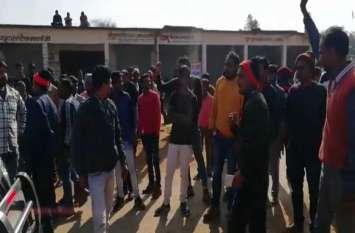 Girl student dies in bus collision बस की टक्कर से छात्रा की मौत, स्कूल के पिकनिक से वापस लौट रही थी छात्रा
