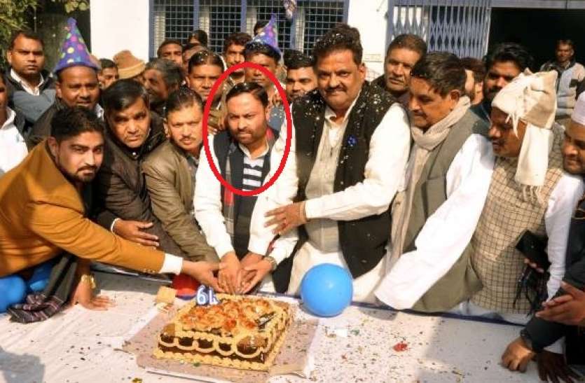 anil_kumar.jpg Mayawati को CM बनाने की बात कहने वाले पूर्व विधायक साइकिल पर सवार, अब सपा को सत्ता में लाने का लिया संकल्प