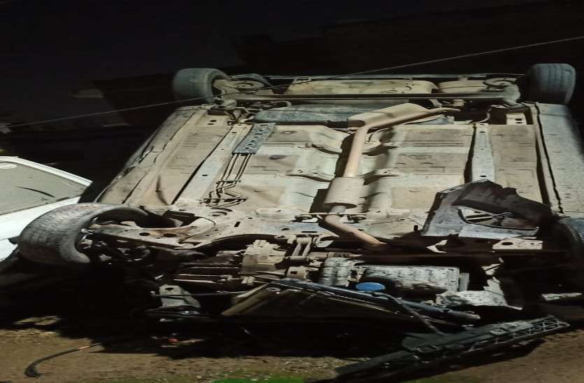 car accident शहर में ओवरस्पीड़ कार ने मचाया तांडव,कार पलटी तो चालक ने पुलिस पर कर दी चढ़ाई