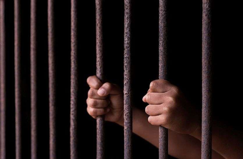 theft case Theft case: उसके कारनामे देखकर पुलिस भी रह गई हैरान