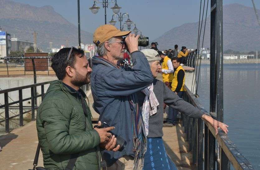 #patrikabirdfair : आनासागर झील पर बर्ड वॉचिंग में पर्यटक भी हुए शामिल #patrikabirdfair : आनासागर झील पर बर्ड वॉचिंग में पर्यटक भी हुए शामिल