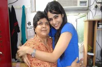 madhurima tuli get special surprise by mother after bigg boss 13 evict Bigg Boss 13: घर पहुंचने पर मधुरिमा को मम्मी ने दिया सरप्राइज, Video हो रहा वायरल