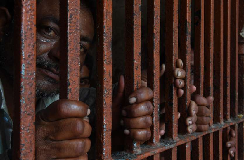 jail news सुरक्षित नहीं राजस्थान की जेलें, पैरोल पर भाग रहे बंदी!