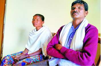 Naxal funds increasing by taking money from tribal villagers Patrika exclusive: नक्सली आदिवासियों से वसूल रहे लेवी धान और तेंदूपत्ता के बोनस, ग्रामीणों से रुपए लेकर बढ़ा रहे अपना फंड
