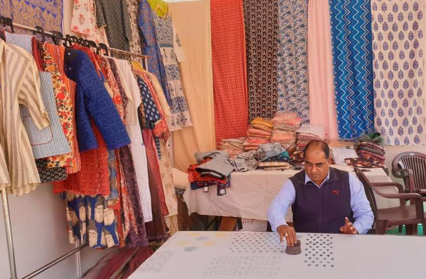 Pinkcity Festival In JKK : Folk Artist In JKK Programme JKK: पिंकसिटी फेस्टिवल के दूसरे दिन बढ़ी रौनक, लोक संस्कृति और दस्तकारी का दिखा अनूठा प्रदर्शन