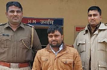 panchayati elections: Sarpanch candidate Arrested with Illegal Wine पंचायतीराज चुनाव: सरपंच प्रत्याशी जीप में ले जा रहा था 2 पेटी अवैध शराब, पुलिस ने दबोचा