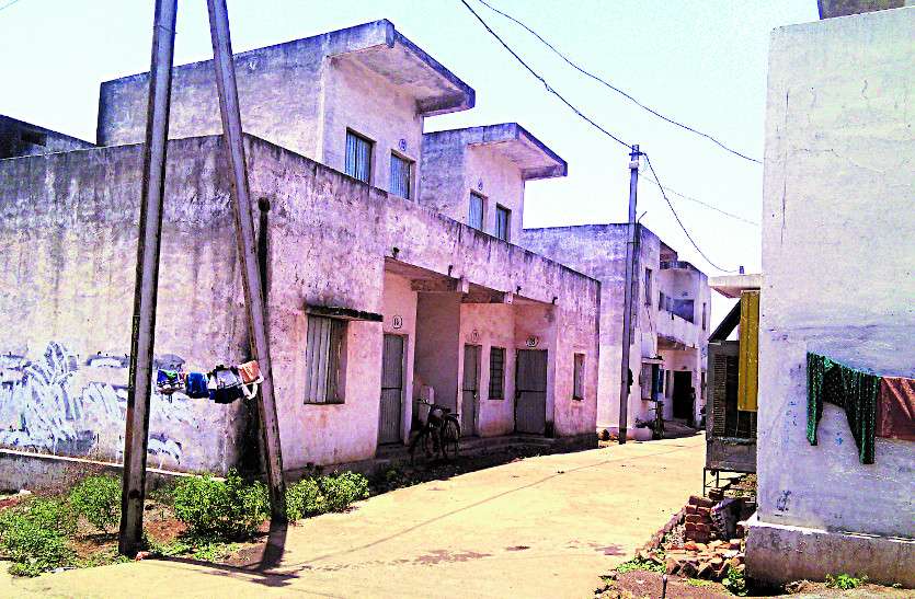 निगम अधिकारियों का कारनामा, NGO को आवास निर्माण का ठेका, अधूरा छोड़ भाग गया फिर भी 31.25 लाख भुगतान निगम अधिकारियों का कारनामा, NGO को आवास निर्माण का ठेका, अधूरा छोड़ भाग गया फिर भी 31.25 लाख भुगतान